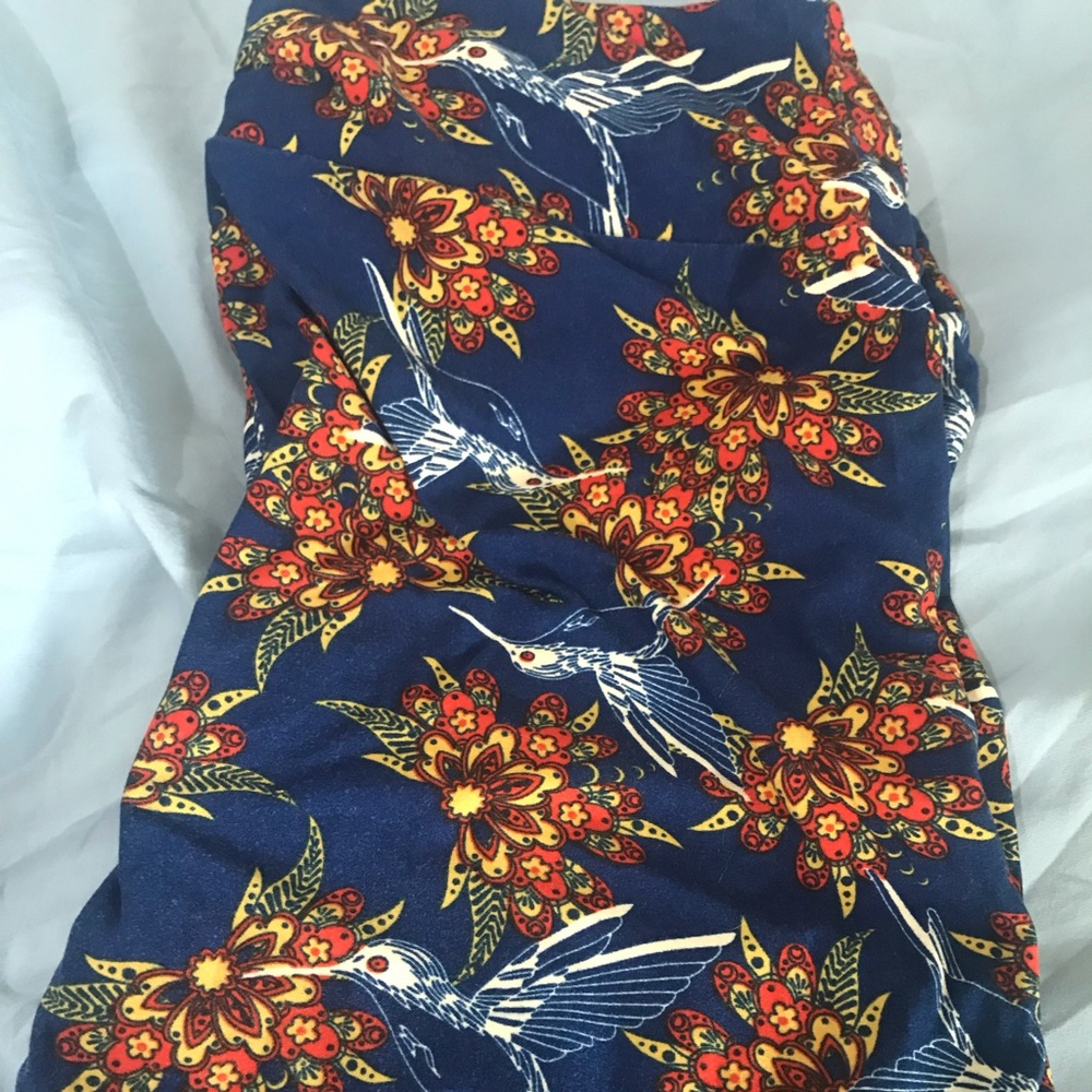 DESTASH! Blue hummingbird LLR leggings 🦄